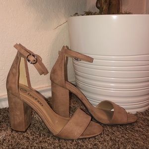 Suede Nude Block Heals